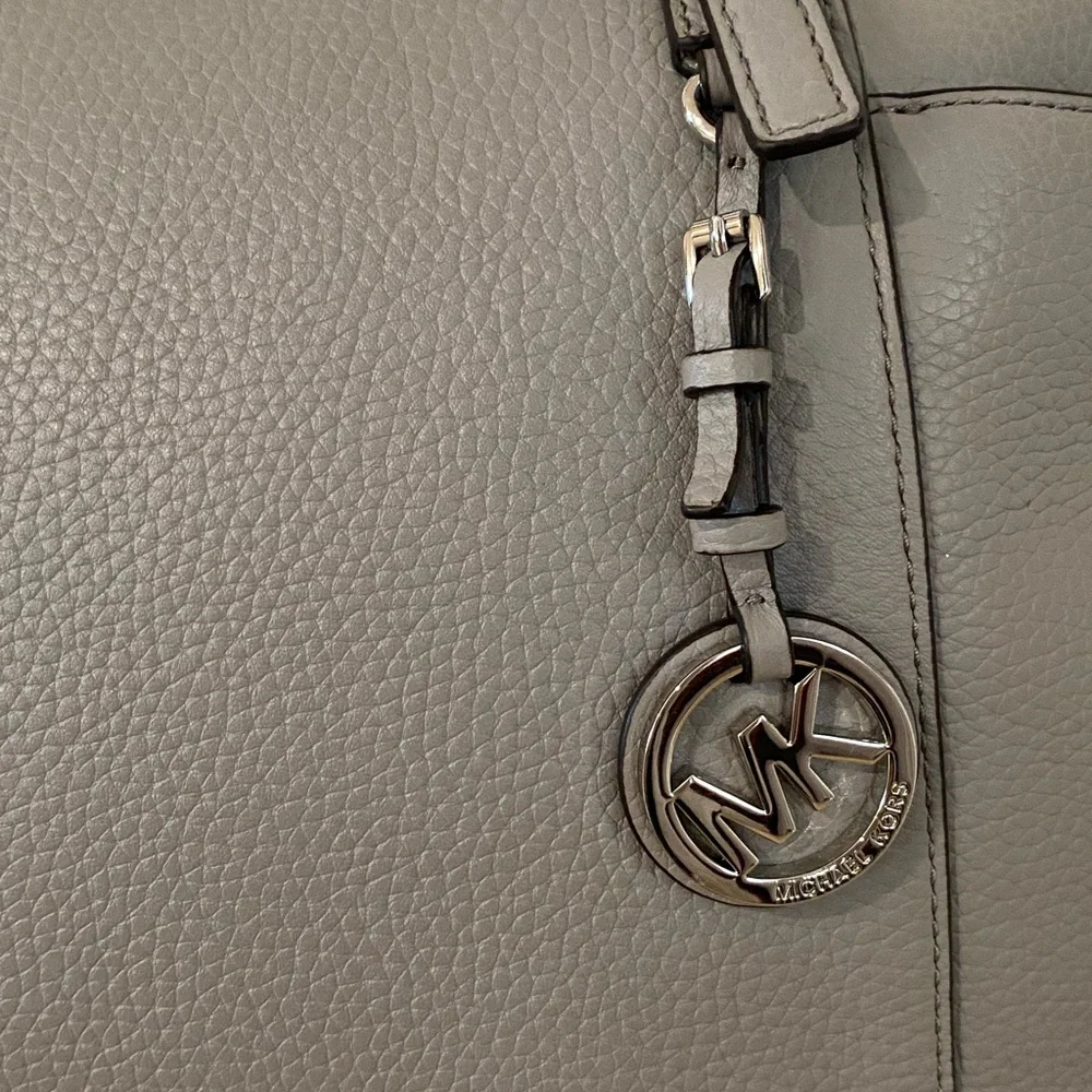 Michael Kors Large Purse Pebbled Leather Gray Office Tote - Picture 11 of 13